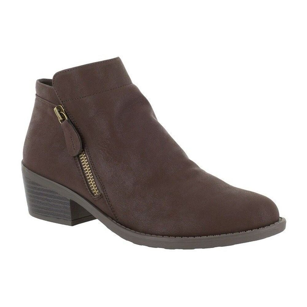 Women's Gusto Bootie by Easy Street in Brown Matte - Size 7.5 Womens WIDE